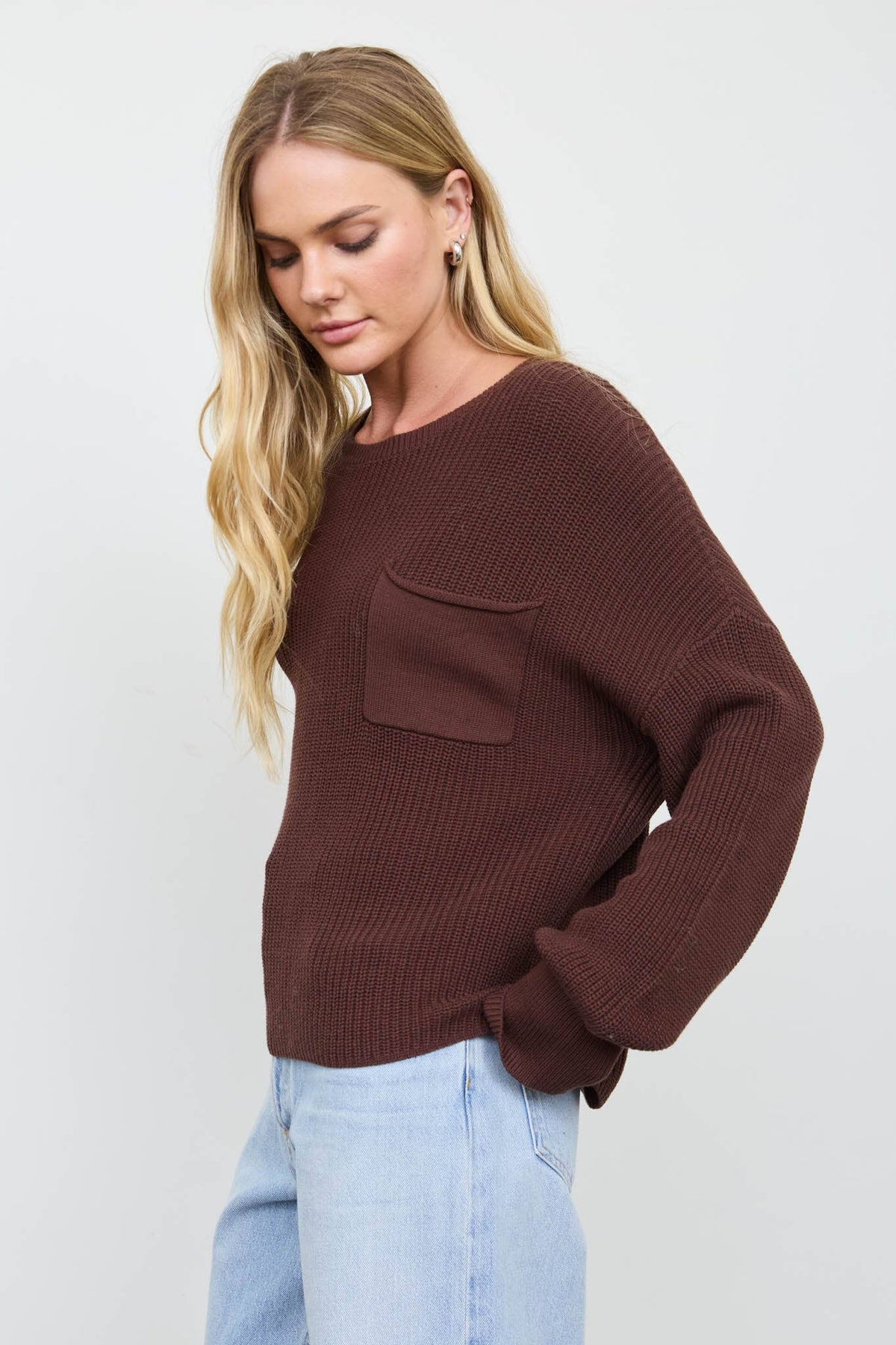 RAW EDGE CROPPED LONG SLEEVE KNIT SWEATER: BURGUNDY