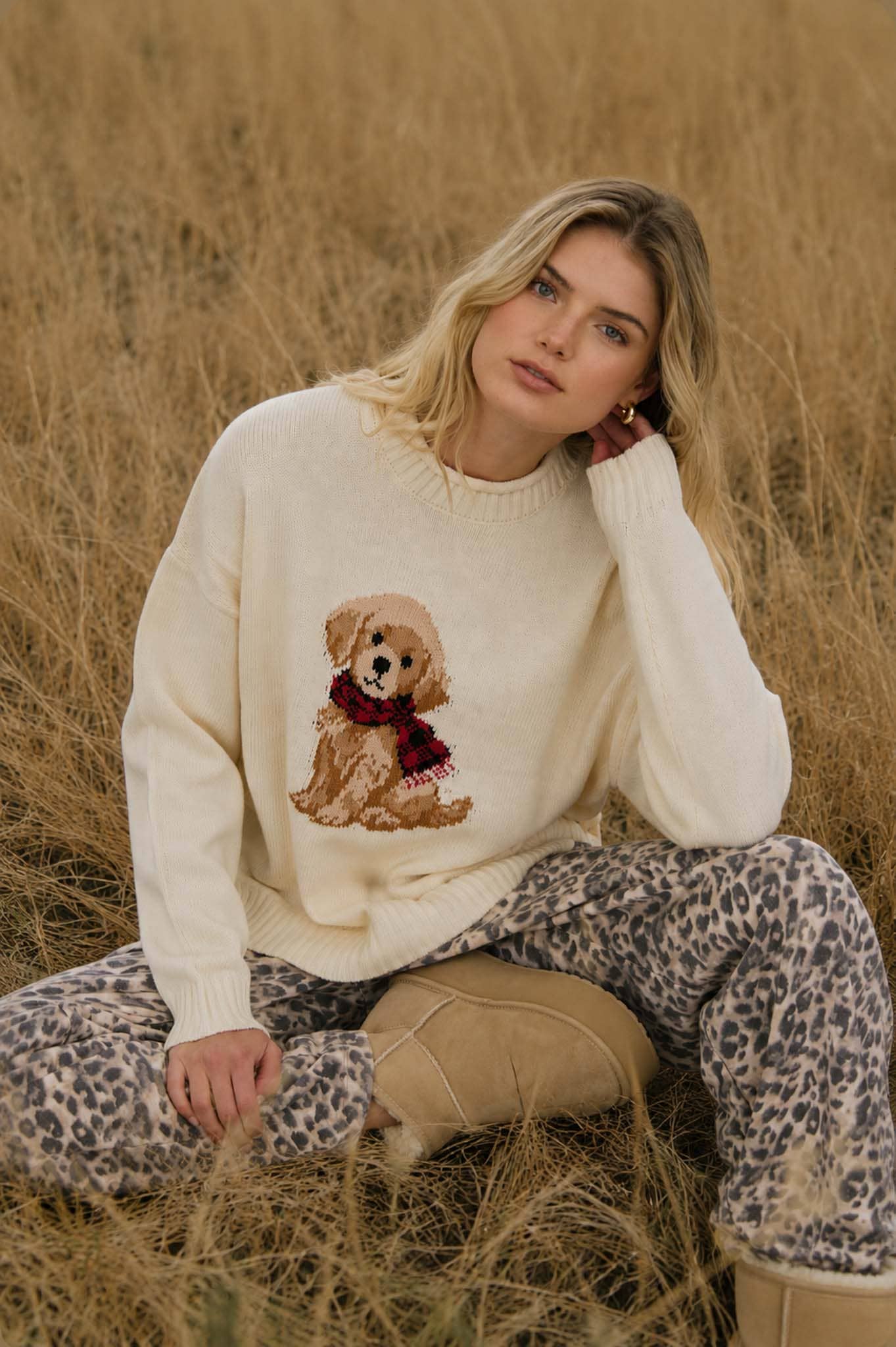 PUPPY CREW NECK RELAXED SWEATER: NAVY