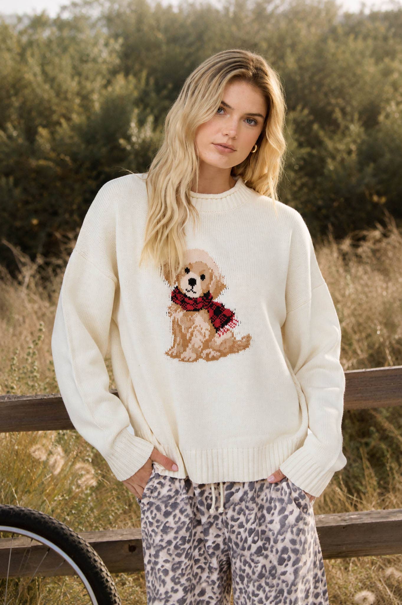 PUPPY CREW NECK RELAXED SWEATER: NAVY