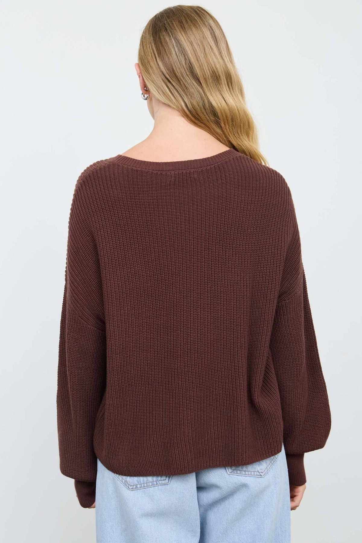 RAW EDGE CROPPED LONG SLEEVE KNIT SWEATER: BURGUNDY