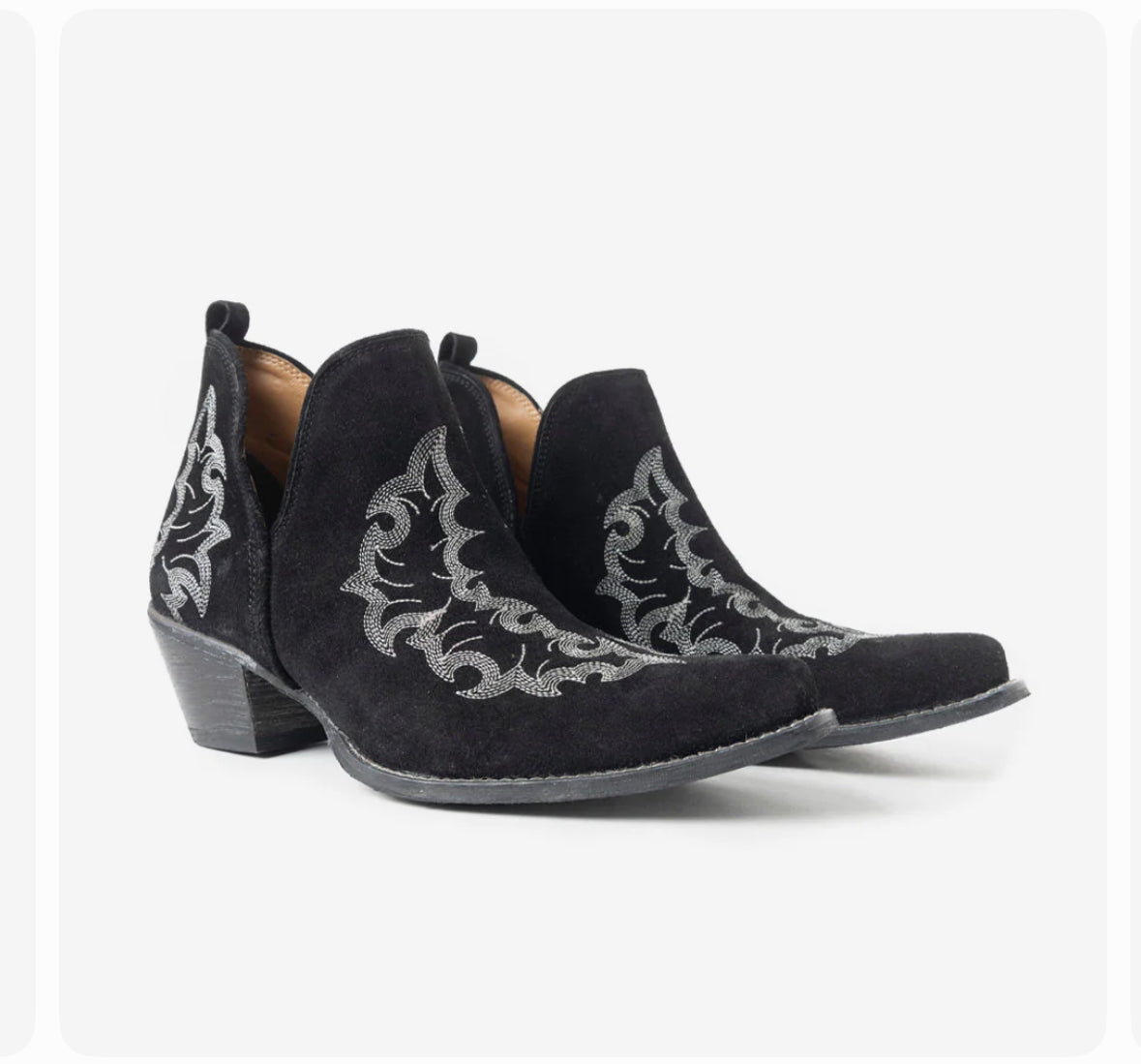 Myra Trail Runner booties in black