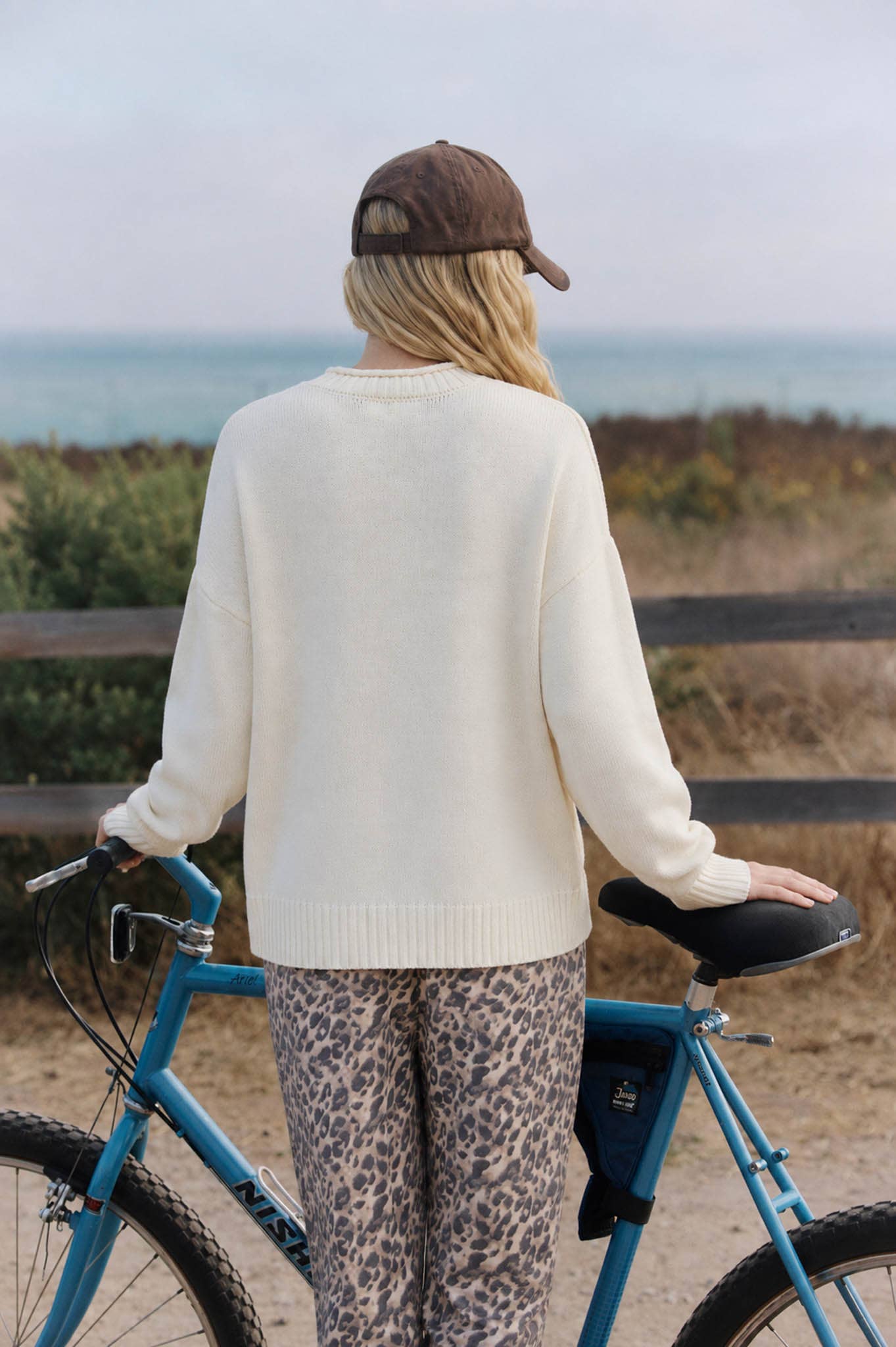 PUPPY CREW NECK RELAXED SWEATER: NAVY